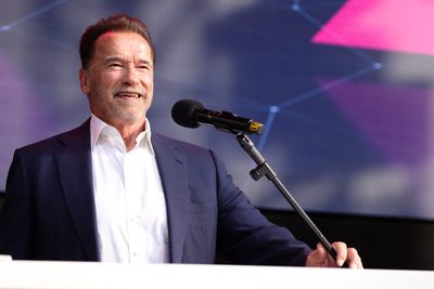 Arnold Schwarzenegger endorses Kamala Harris: Trump would 'be four more years of bulls--t'