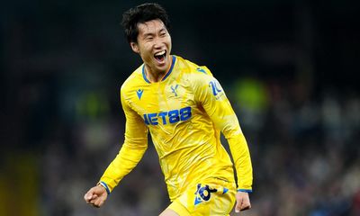 Kamada gives Crystal Palace victory over Aston Villa but Eze injured