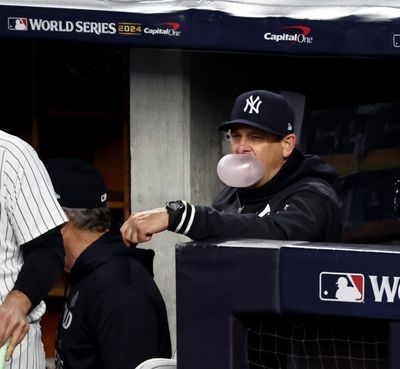 The Yankees committed 3 disastrous errors in 1 inning and Aaron Boone was nowhere to be found