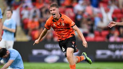 Waddingham to leave Roar only if price is right: coach