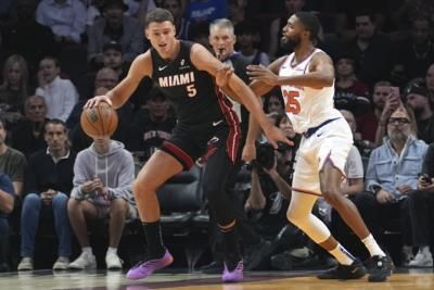 Karl-Anthony Towns Leads Knicks To Victory Over Heat