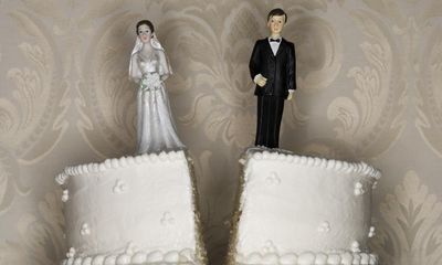 Divorce applications wrongly approved after computer error, high court hears