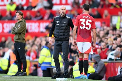 Erik ten Hag urged Manchester United to reunite Jonny Evans with former team-mate before being sacked: report