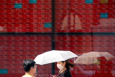 Asian Stocks Mostly Fall, Tracking Global Slide