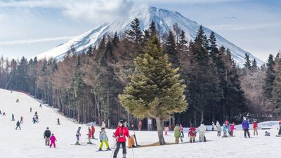 Japanese ski resorts turn to snowmaking as Mt Fuji without snow in November for first time in history