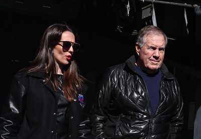 Bill Belichick and girlfriend Jordon Hudson post a maritime couples costume on Halloween