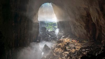 Hang Son Doong: The world's biggest cave, so 'outrageous in size' it fits 2 jungles and the 'Great Wall of Vietnam'