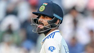 'Suicidal': Former Indian captain reacts to Virat Kohli's run-out on Day 1