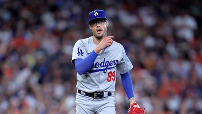 Dodgers' Joe Kelly Took Dig at Yankees Over Defensive Miscues in World Series