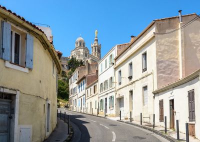 Popular European city uses angle grinders to remove key safes in holiday rentals crackdown