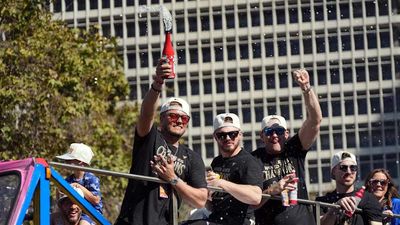 Dodgers' Championship Parade Bus Predictably Got Stuck in L.A. Traffic Within Minutes