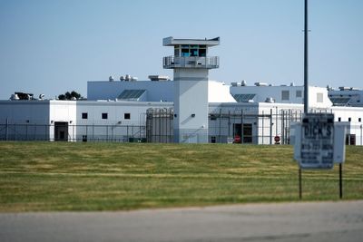 Illinois officials take first step toward construction of 2 new prisons