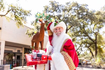 Professional Santa becomes first in the world to get bionic arm, UK firm claims