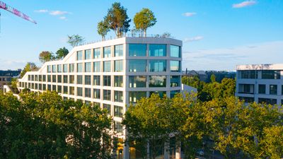 A Berlin park atop an office building offers a new model of urban landscaping