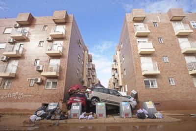 Spain Deploys 10,000 Personnel To Aid Flood-Stricken Valencia