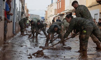 Spain floods: 10,000 troops and police drafted in to deal with disaster