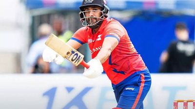 WATCH: Ravi Bopara blasts Robin Uthappa for six 6s in Hong Kong Sixes tournament