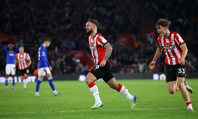 Late Armstrong winner downs Everton to earn Southampton first league win