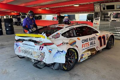 Stuck throttle causes major damage to Hamlin's car in Martinsville practice