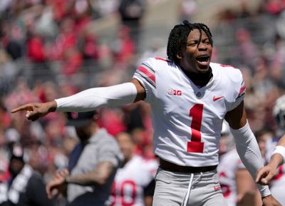 Watch Davison Igbinosun with the unreal interception to keep Ohio State up at halftime