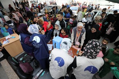 Gaza polio vaccination drive resumes as Israel continues attacks