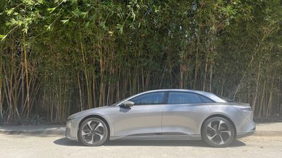 Looking for a long-range luxury EV that’s a true Tesla alternative? Welcome to the Lucid Air