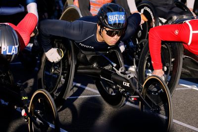 Daniel Romanchuk wins men's wheelchair race, ending Marcel Hug's 3-year streak as champion