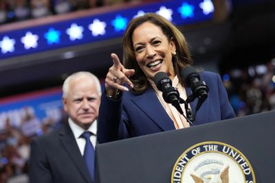 Harris leads in Iowa poll