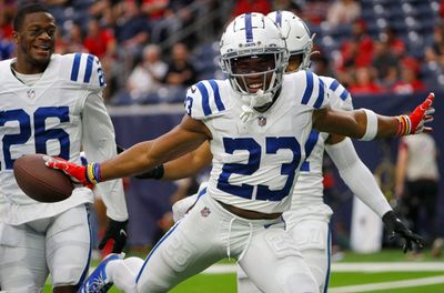 WATCH: Colts CB Kenny Moore recovers fumble and scores