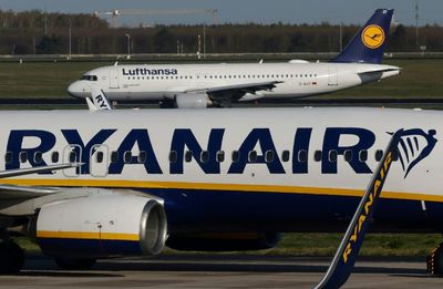 Ryanair Profit Falls, Growth Hit By Boeing Delays