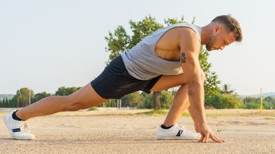 You just need 7 moves to stretch your whole lower body with this mobility routine for runners