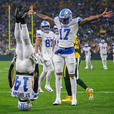 Top photos from the Lions win in Green Bay in Week 9