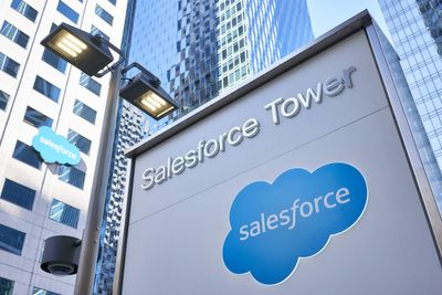 Analyst updates Salesforce stock price target on AI potential