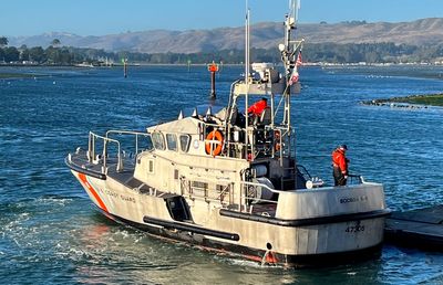 Search for 4 missing boaters in California suspended after crews find 1 child dead and 1 alive