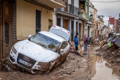 Spain reeling from deadly floods