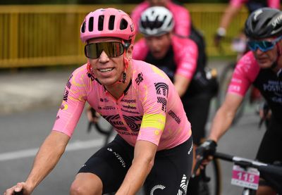 Rigoberto Urán closes out professional cycling career with farewell event at Medellín stadium among 8000 fans