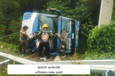 Phrae bus-truck collision injures 45