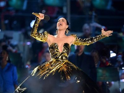 Katy Perry makes last-minute US election endorsement