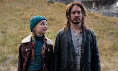 Bookworm review – father-daughter heartwarmer casts a spell on failed magician Elijah Wood