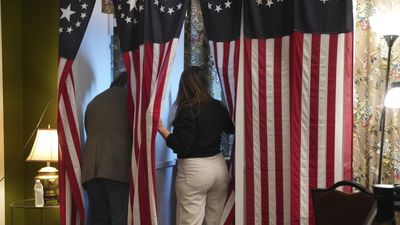 Polls open as knife-edge US presidential election gets underway