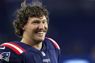 Latest injury update on Patriots guard Cole Strange