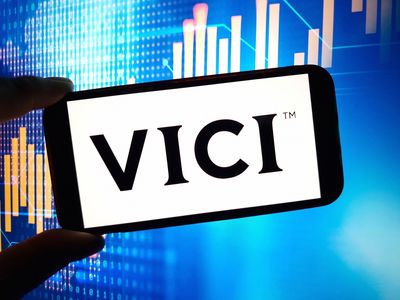 Are Wall Street Analysts Predicting VICI Properties Stock Will Climb or Sink?