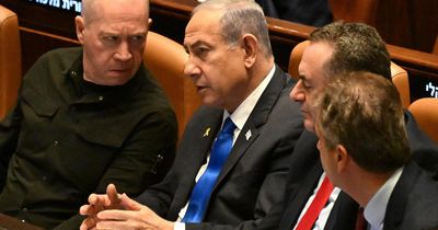 Benjamin Netanyahu dismisses Israeli defence minister in surprise announcement