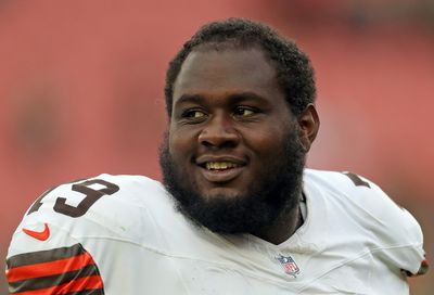 Dawand Jones will continue starting at left tackle for the Browns