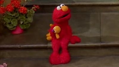 Elmo chimes in to US election with advice to children