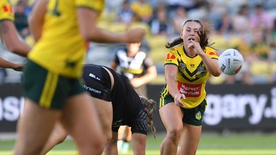 Jillaroos duty: Davis delays start of coaching career