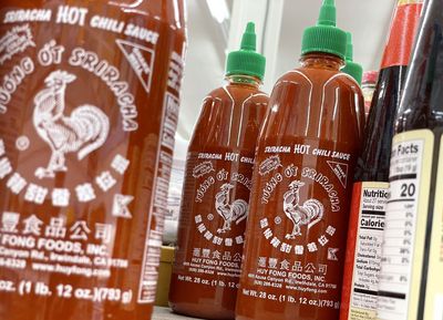 With Huy Fong’s iconic sriracha, a Vietnamese refugee created a new American consumer category—then lost it to Tabasco