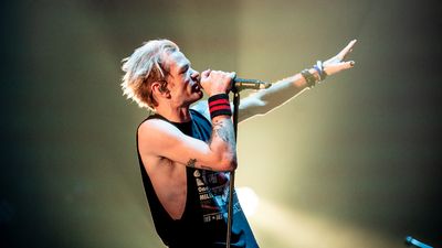 "One last time let's sing together!" Pop punk heavyweights Sum 41 bid London a fond farewell with an electric show at Wembley Arena