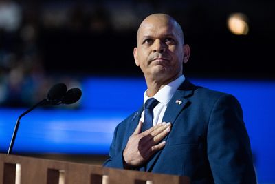 ‘He betrayed us’: Officers who protected the Capitol grapple with Trump’s return - Roll Call