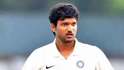 Ranji Trophy: Jalaj Saxena's fifer sinks UP on Day 1